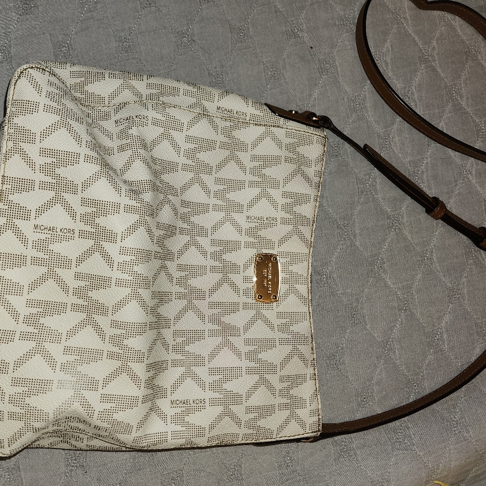 MICHAEL KORS MK CROSSBODY BAG